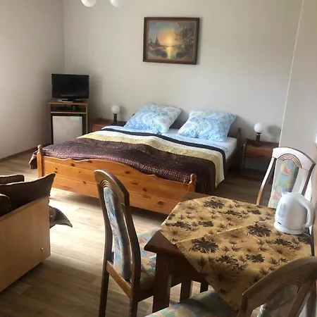 Korab Bed & Breakfast Debki