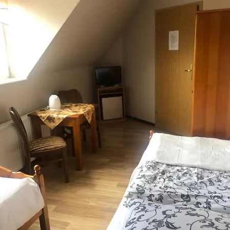 Korab Bed & Breakfast Debki